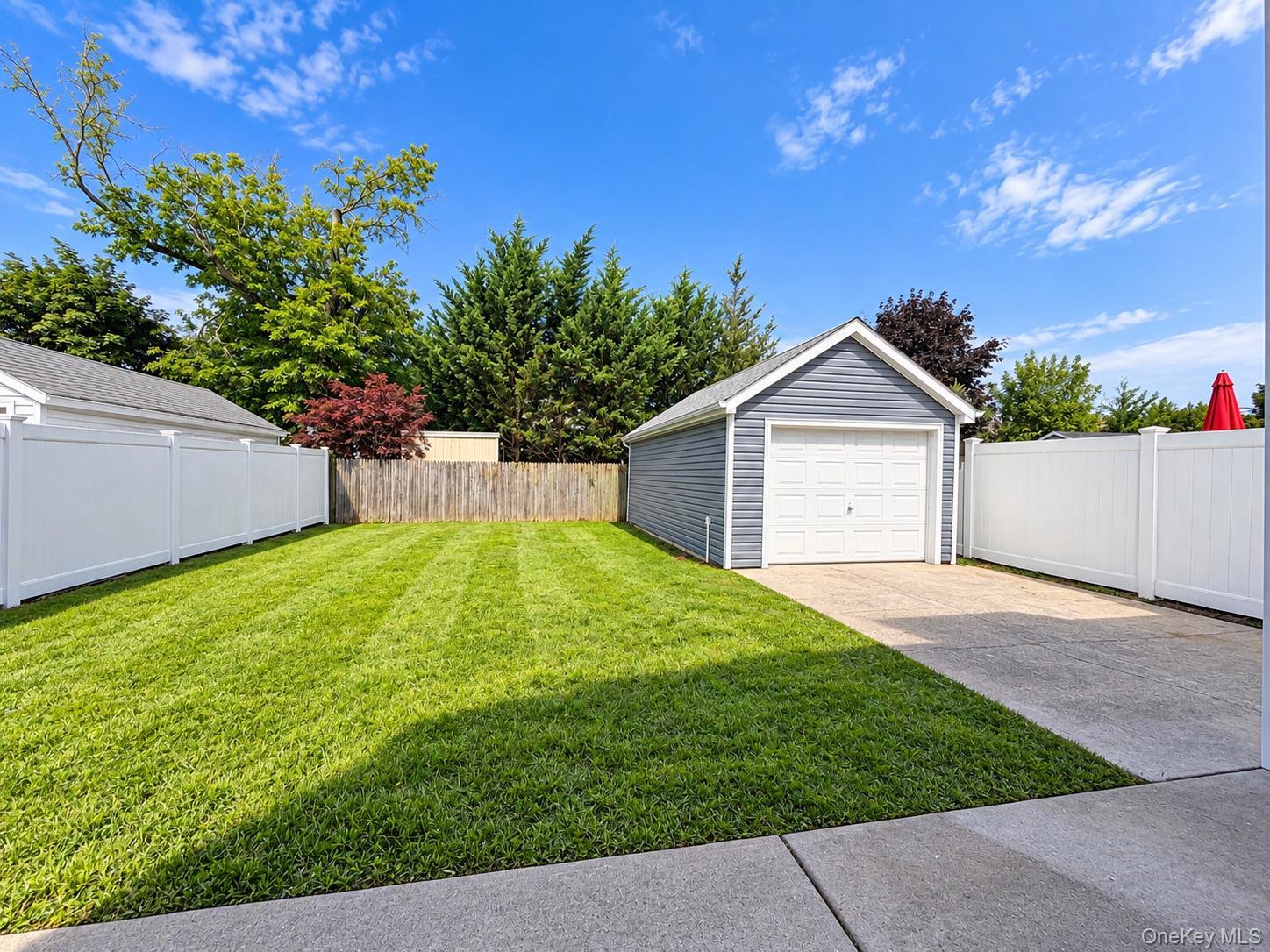 Single Family Frank Avenue  Nassau County, NY 11710, MLS-1049304-25