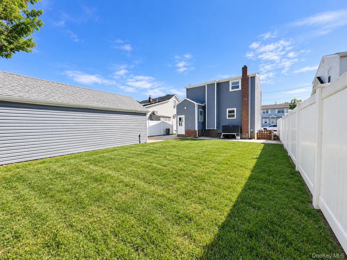 Single Family Frank Avenue  Nassau County, NY 11710, MLS-1049304-28