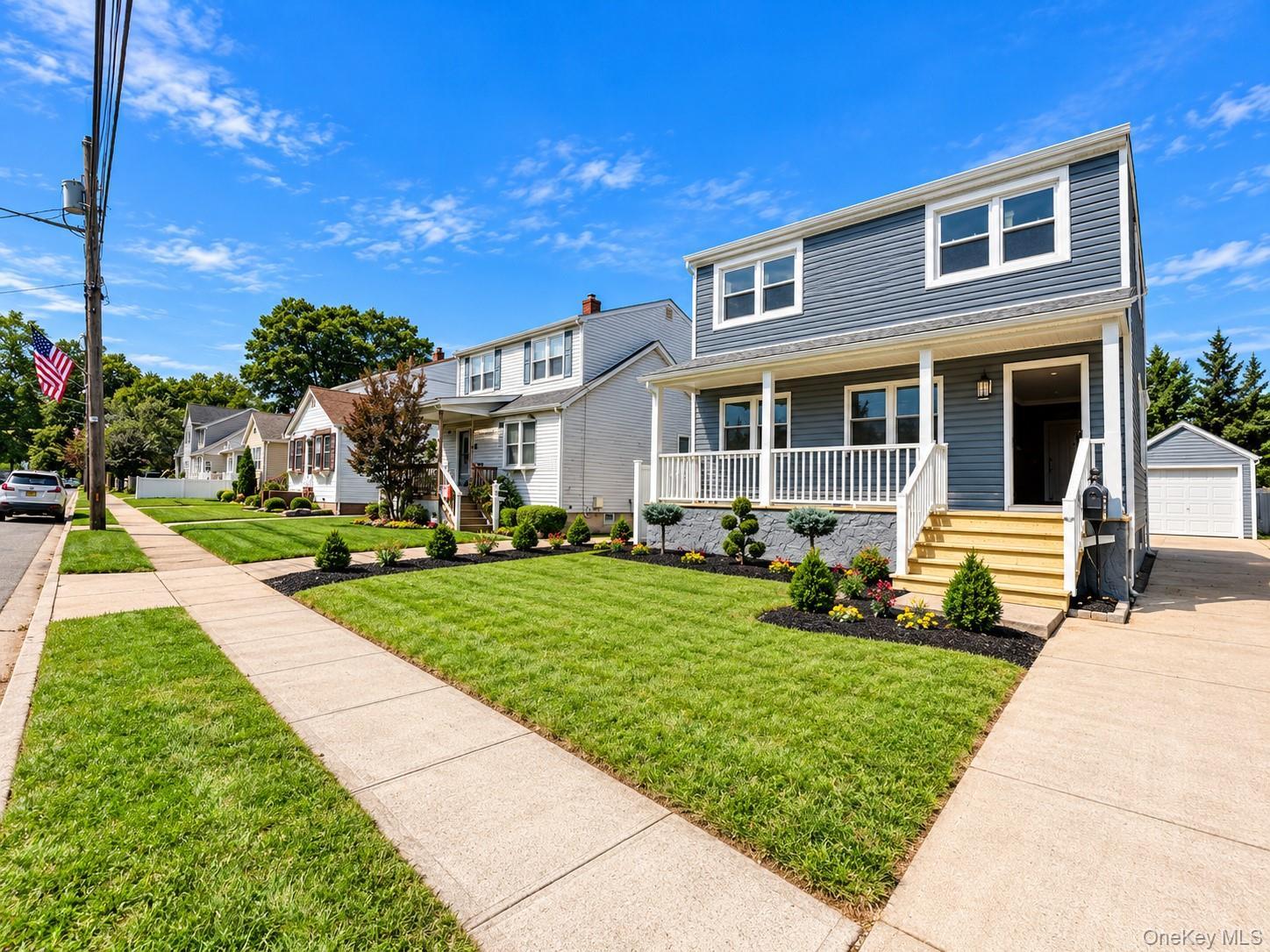 Single Family Frank Avenue  Nassau County, NY 11710, MLS-1049304-4