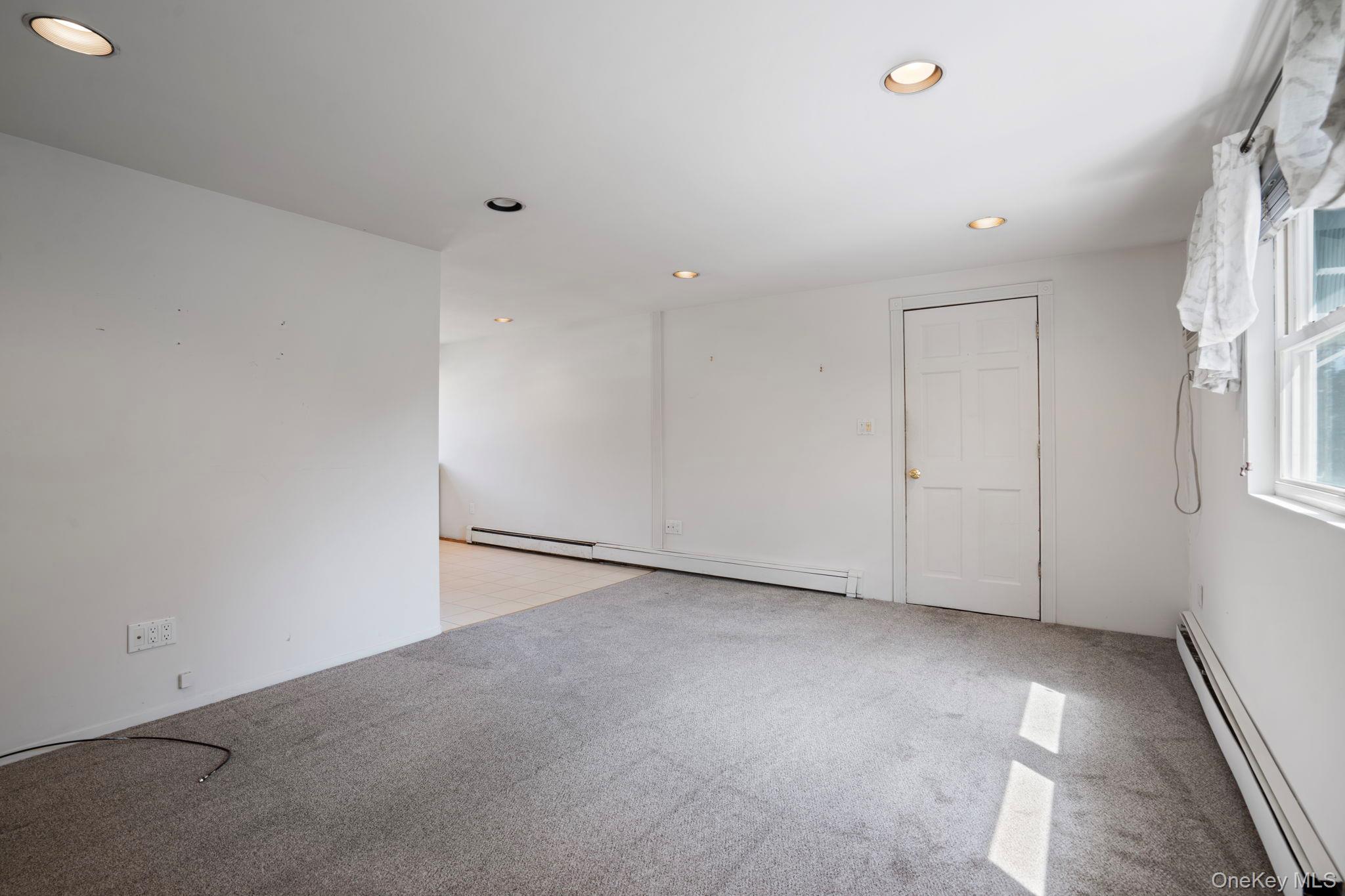 Single Family Grey Lane  Nassau County, NY 11756, MLS-1049334-18