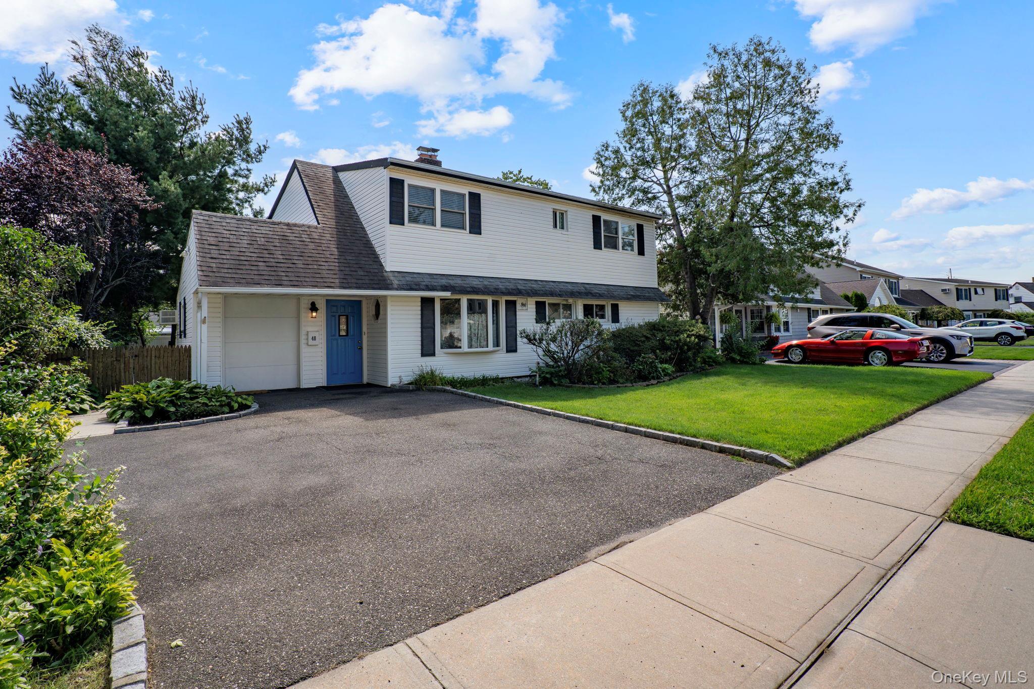Single Family Grey Lane  Nassau County, NY 11756, MLS-1049334-2