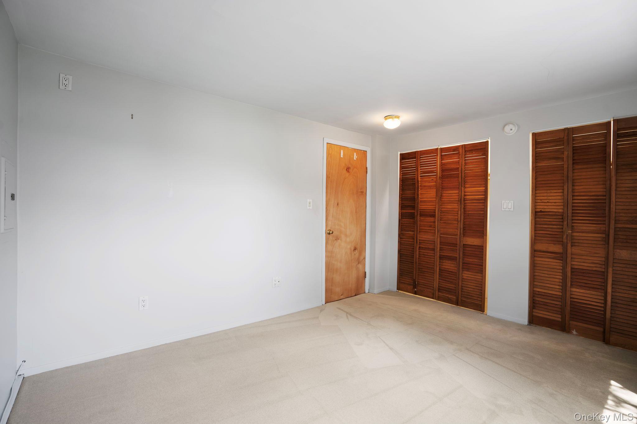 Single Family Grey Lane  Nassau County, NY 11756, MLS-1049334-28