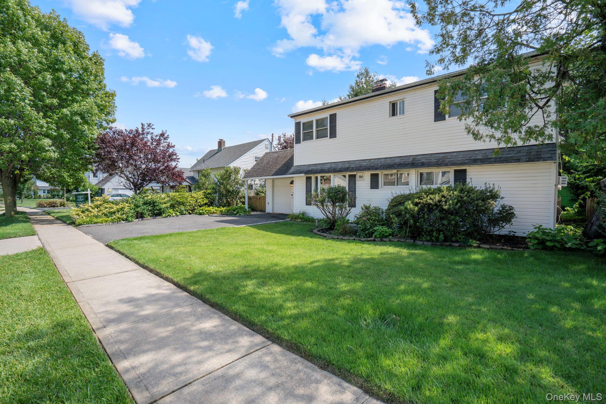 Single Family Grey Lane  Nassau County, NY 11756, MLS-1049334-3
