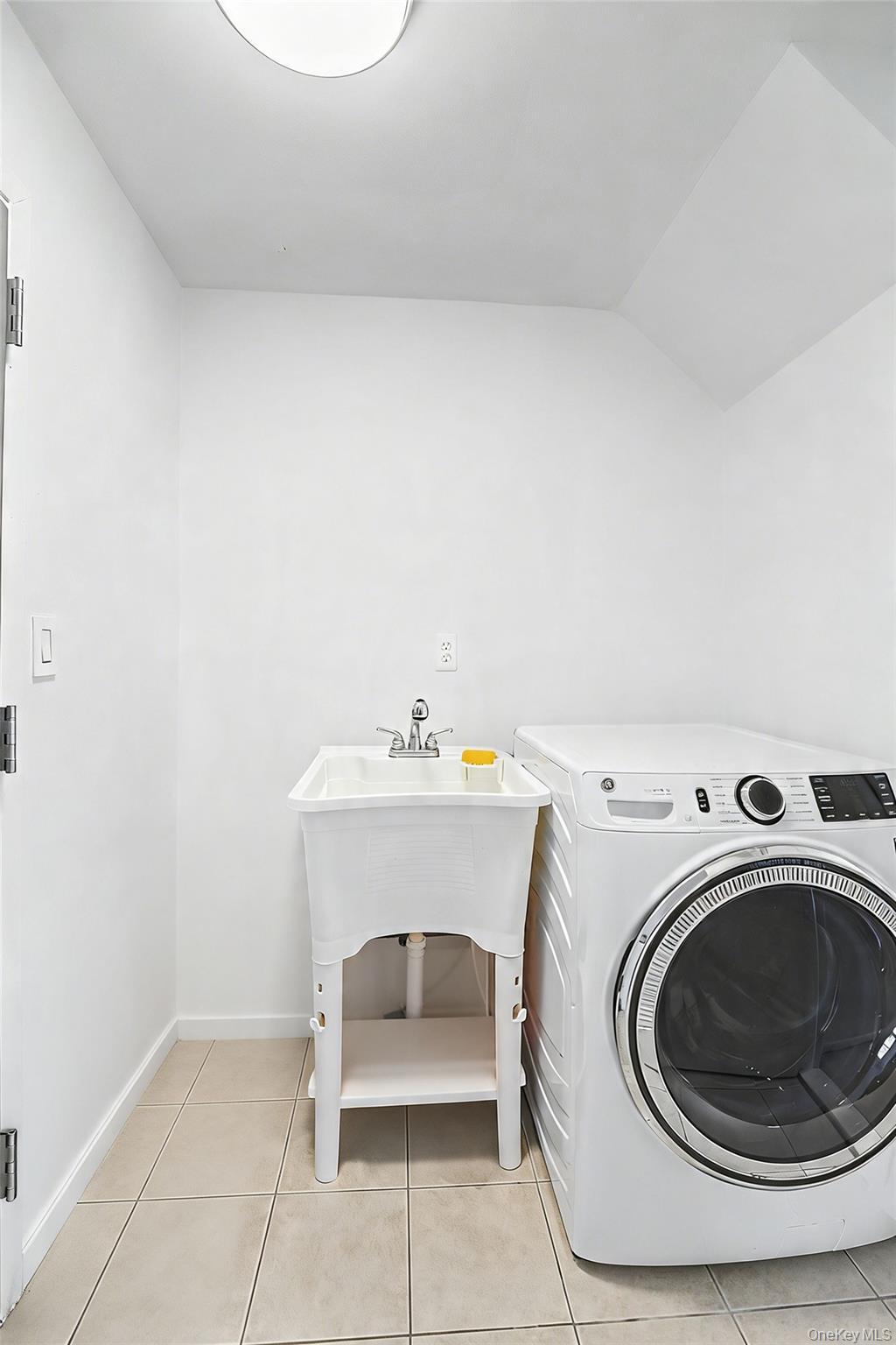 Single Family 255th Street Queens, NY 11363, MLS-1049342-21