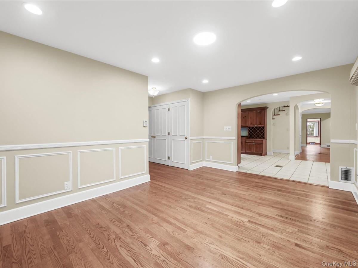 Single Family Amherst Road E Nassau County, NY 11021, MLS-1049343-19