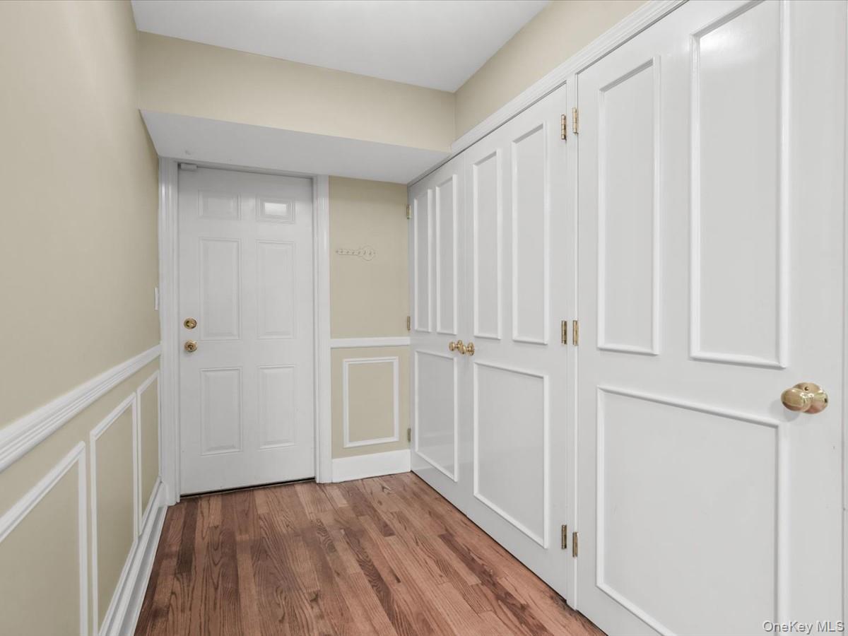 Single Family Amherst Road E Nassau County, NY 11021, MLS-1049343-20