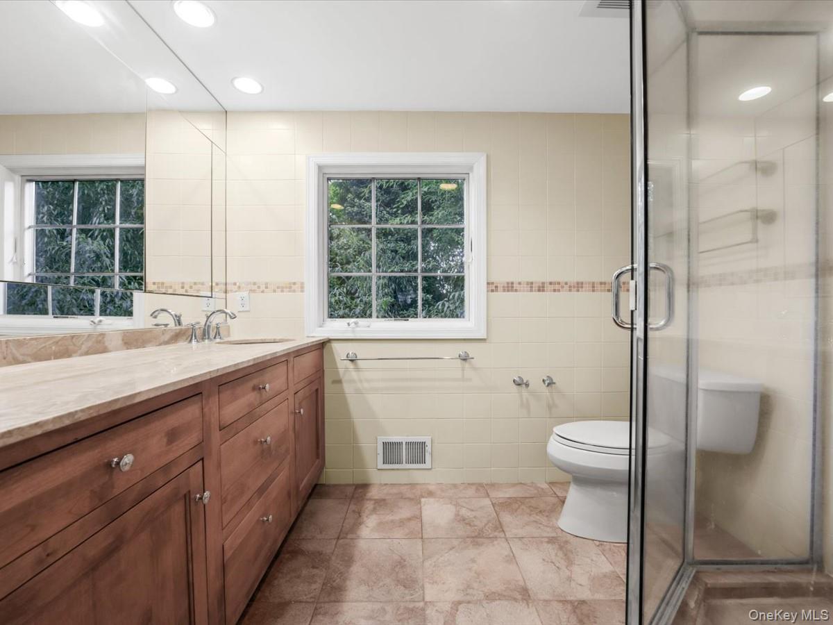 Single Family Amherst Road E Nassau County, NY 11021, MLS-1049343-23