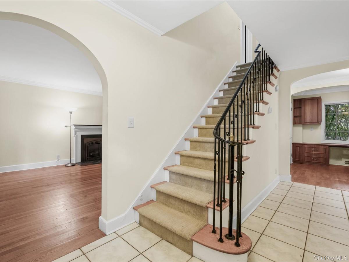 Single Family Amherst Road E Nassau County, NY 11021, MLS-1049343-5