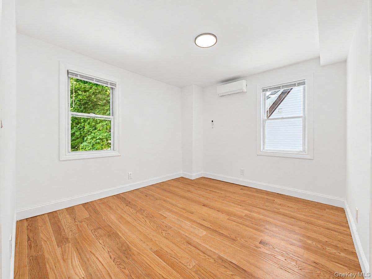 Single Family Lucas Street Queens, NY 11413, MLS-1049348-13
