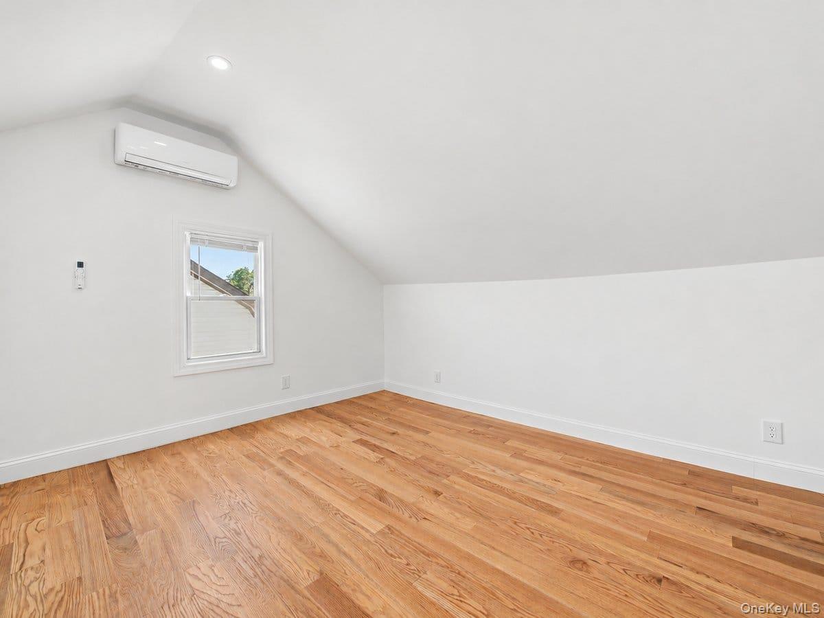 Single Family Lucas Street Queens, NY 11413, MLS-1049348-19