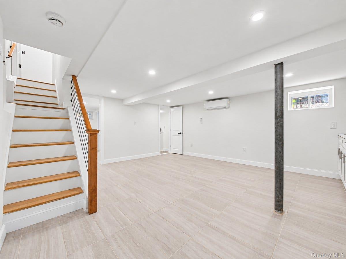 Single Family Lucas Street Queens, NY 11413, MLS-1049348-25