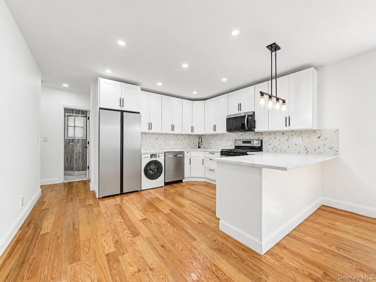 Single Family Lucas Street Queens, NY 11413, MLS-1049348-7