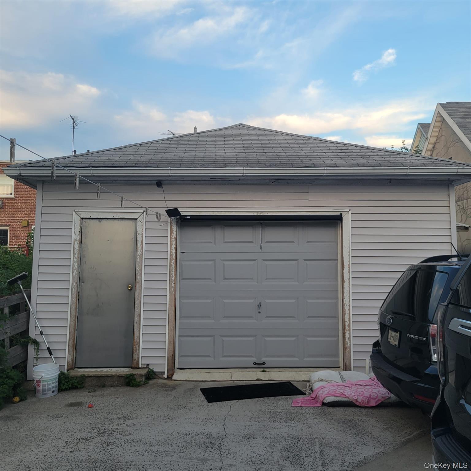 Single Family Graff Avenue Bronx, NY 10465, MLS-1049350-10