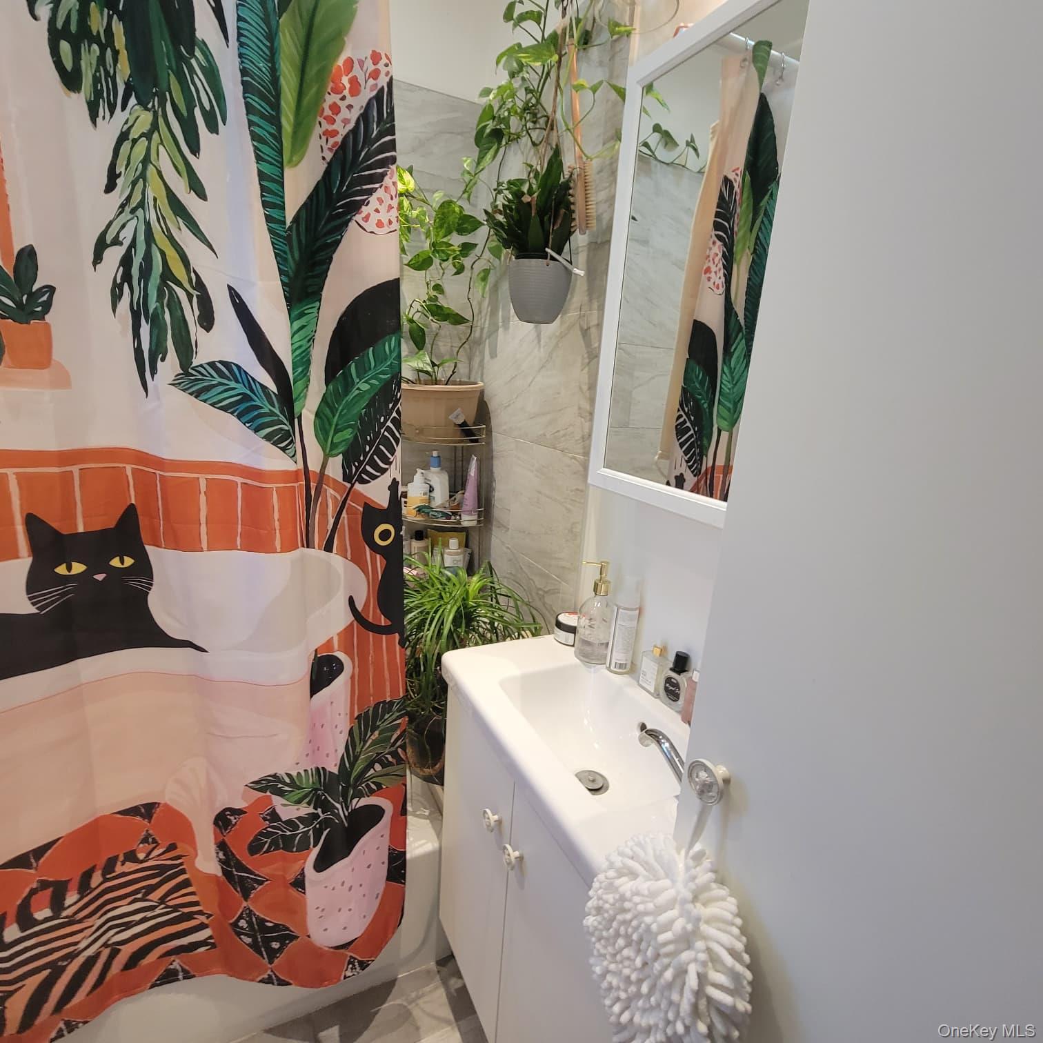 Single Family Graff Avenue Bronx, NY 10465, MLS-1049350-18