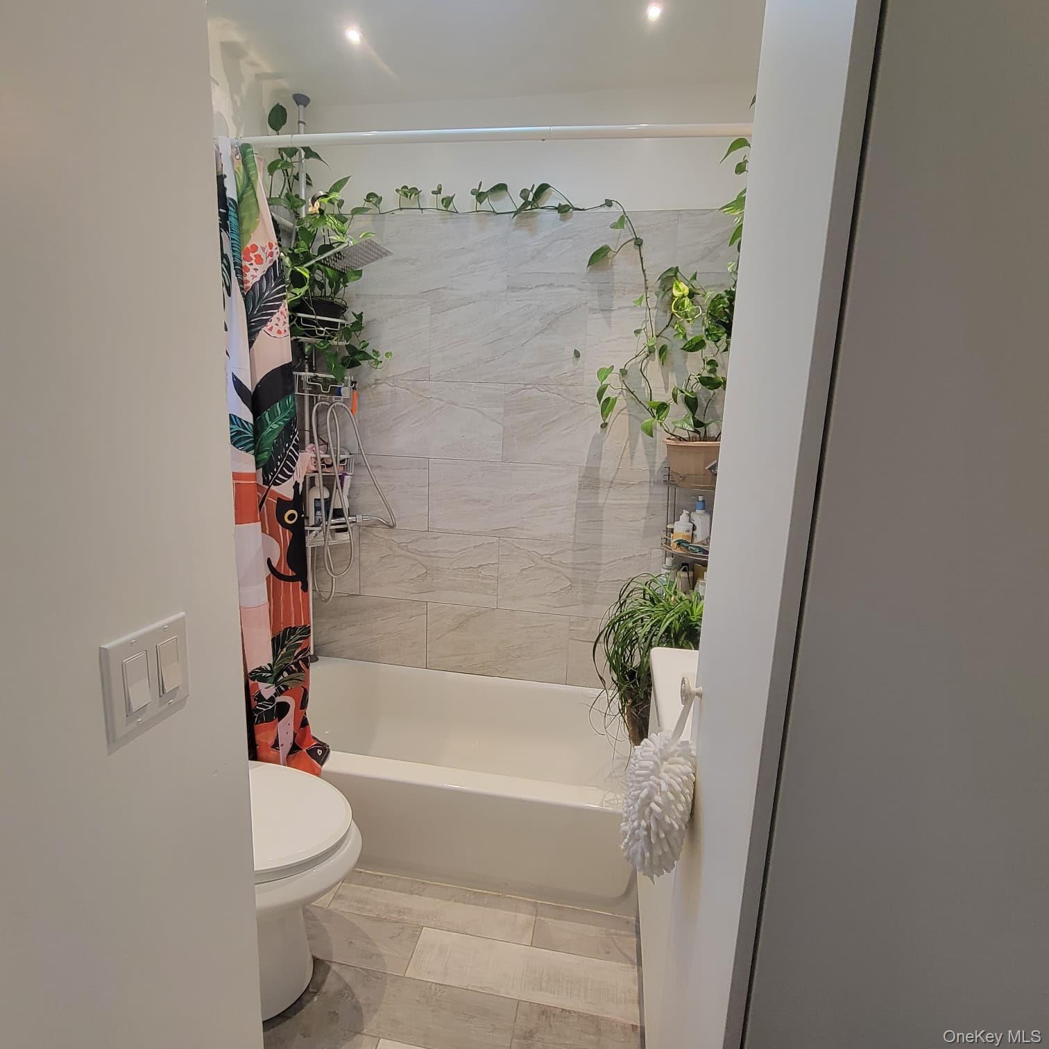 Single Family Graff Avenue Bronx, NY 10465, MLS-1049350-24