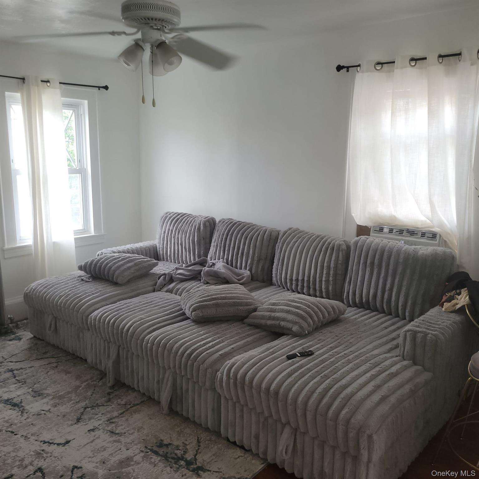 Single Family Graff Avenue Bronx, NY 10465, MLS-1049350-33