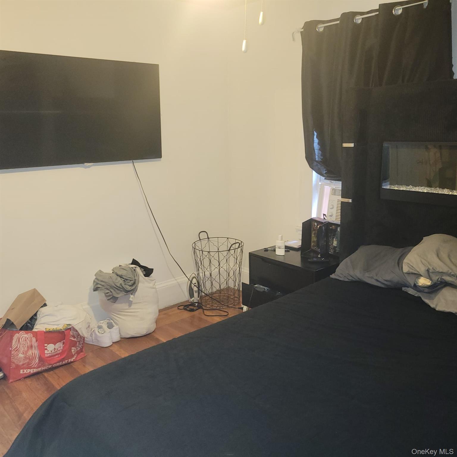 Single Family Graff Avenue Bronx, NY 10465, MLS-1049350-35