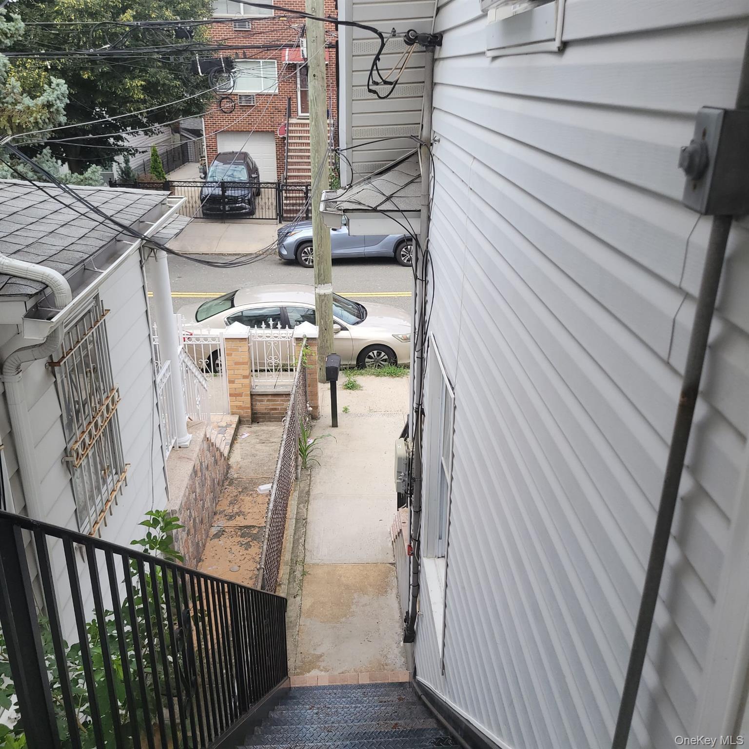 Single Family Graff Avenue Bronx, NY 10465, MLS-1049350-36
