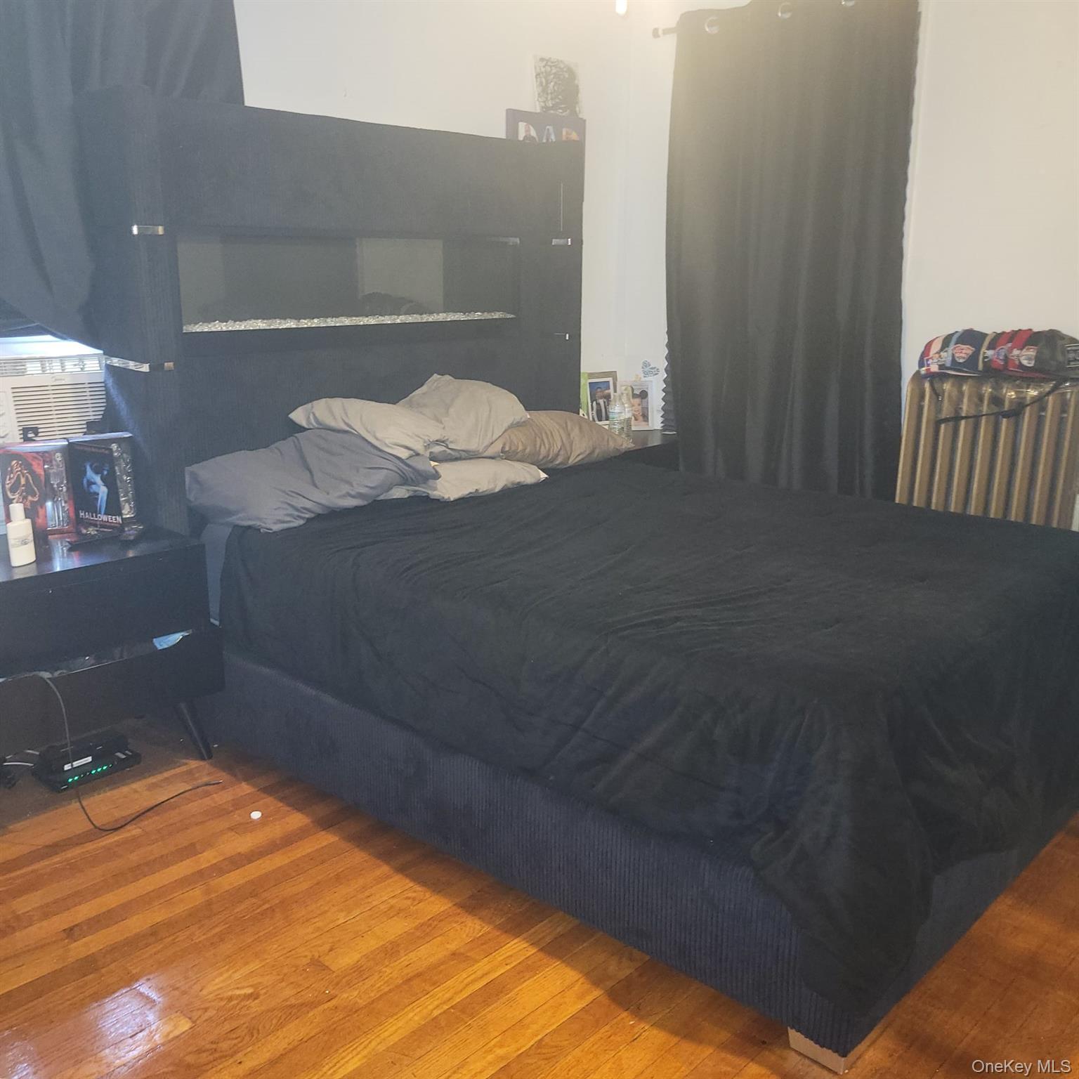 Single Family Graff Avenue  Bronx, NY 10465, MLS-1049350-37