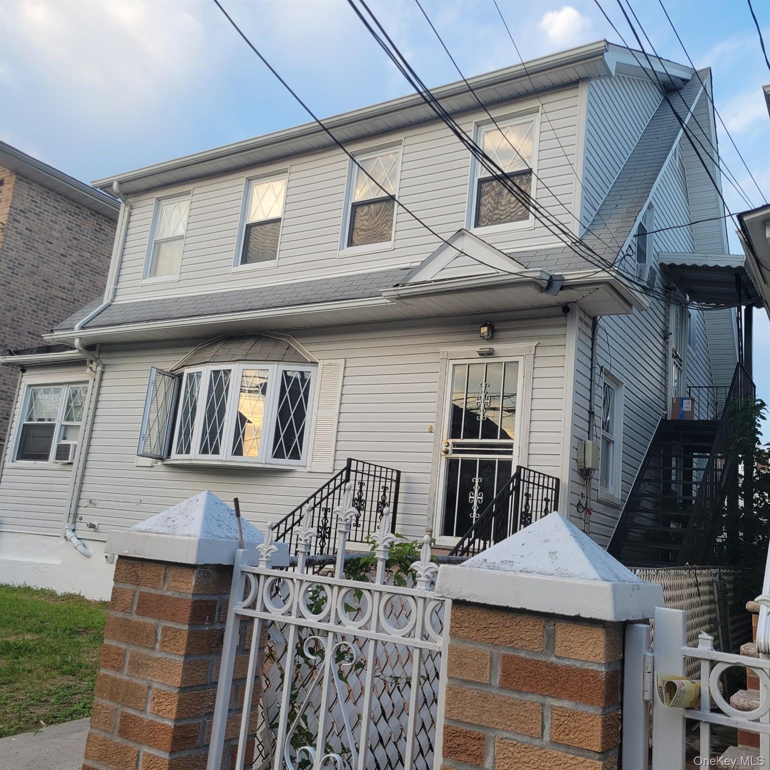 Single Family Graff Avenue Bronx, NY 10465, MLS-1049350-4