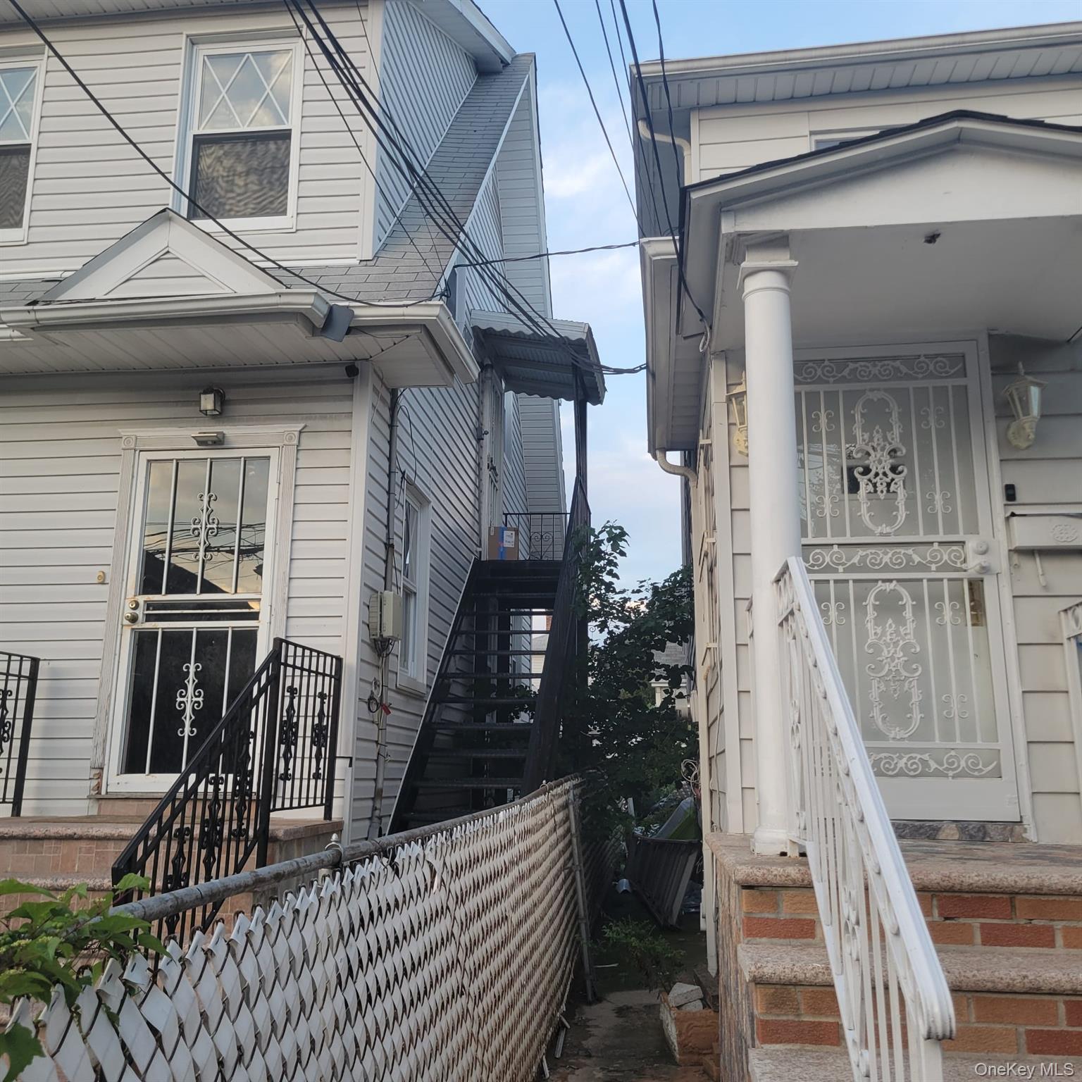 Single Family Graff Avenue Bronx, NY 10465, MLS-1049350-6