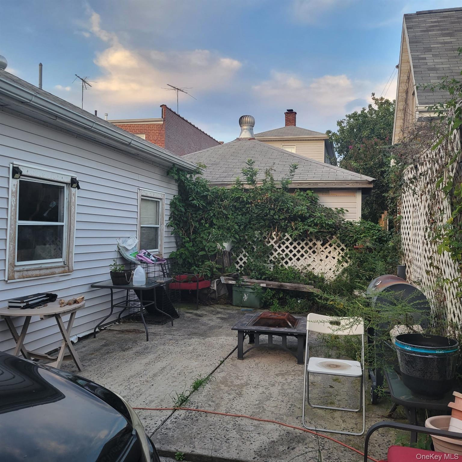 Single Family Graff Avenue Bronx, NY 10465, MLS-1049350-9