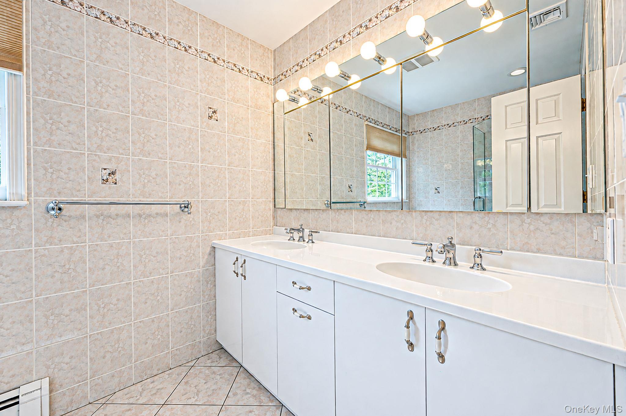 Single Family Damin Circle  Suffolk County, NY 11780, MLS-1049354-30