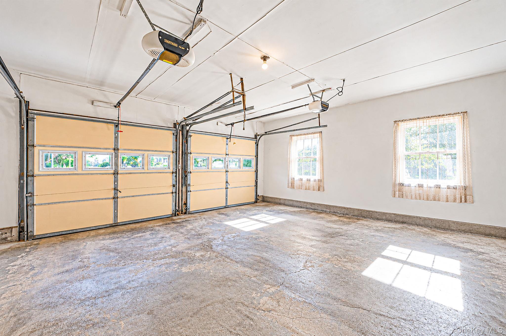 Single Family Damin Circle  Suffolk County, NY 11780, MLS-1049354-33
