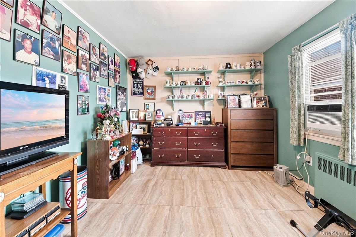 Single Family Merry Avenue Bronx, NY 10461, MLS-1049357-14