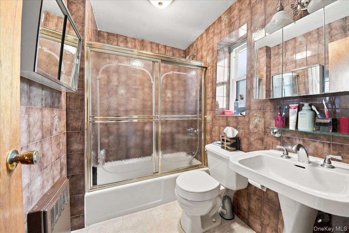 Single Family Merry Avenue Bronx, NY 10461, MLS-1049357-18