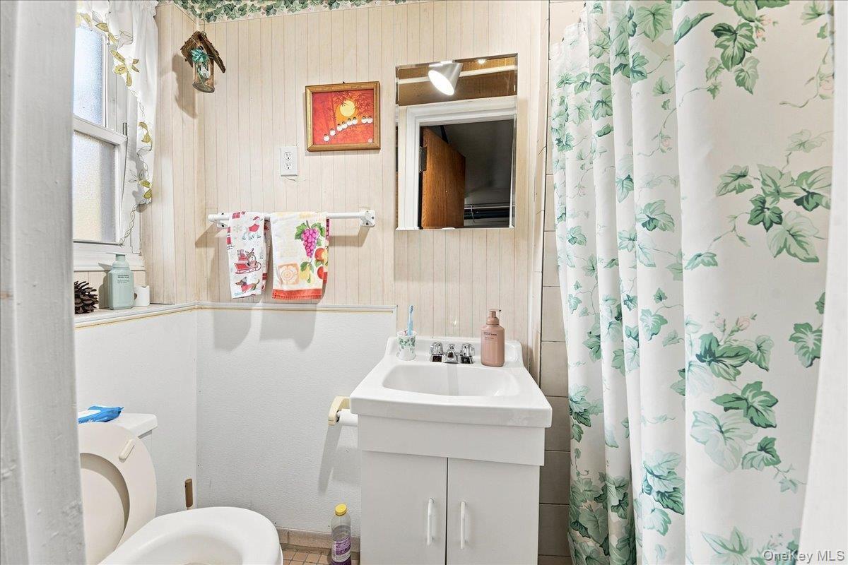 Single Family Merry Avenue Bronx, NY 10461, MLS-1049357-19