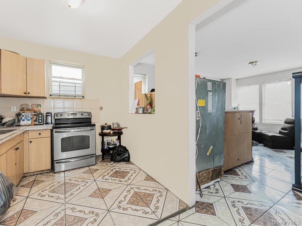 Single Family Anderson Avenue Bronx, NY 10452, MLS-1049365-12