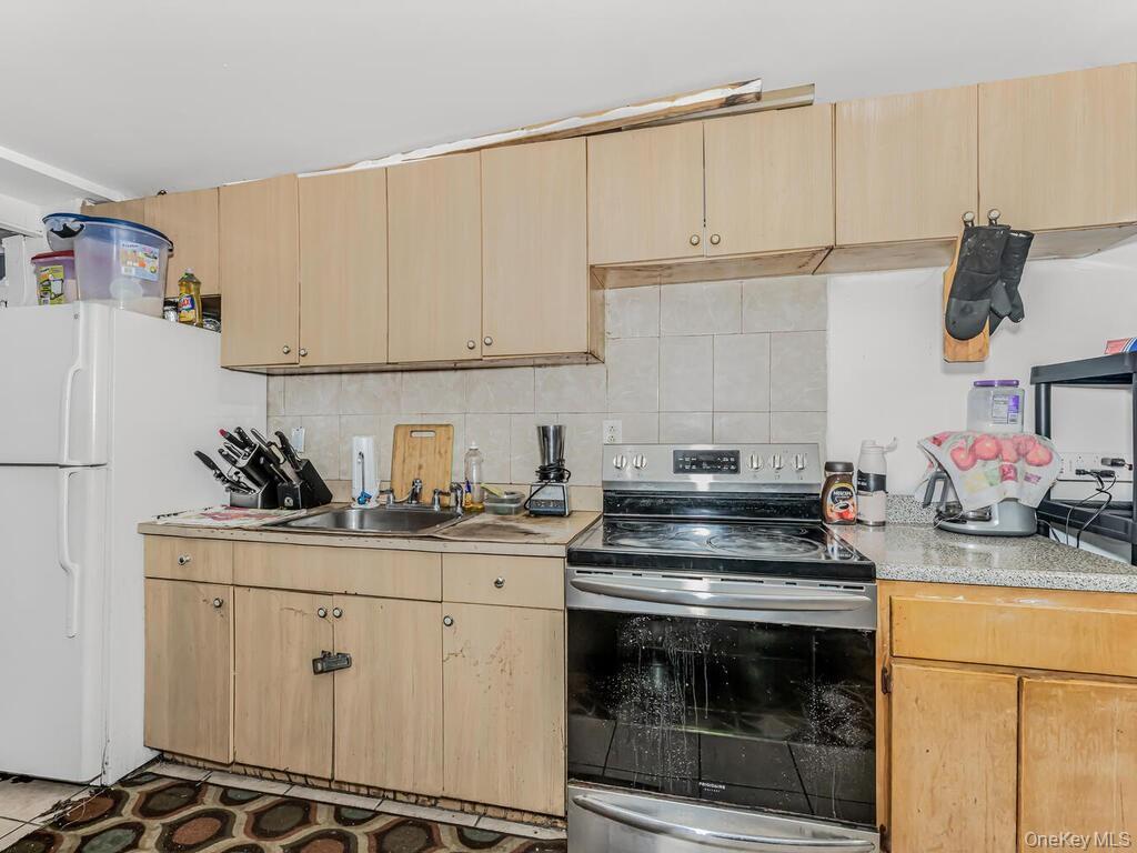 Single Family Anderson Avenue Bronx, NY 10452, MLS-1049365-13
