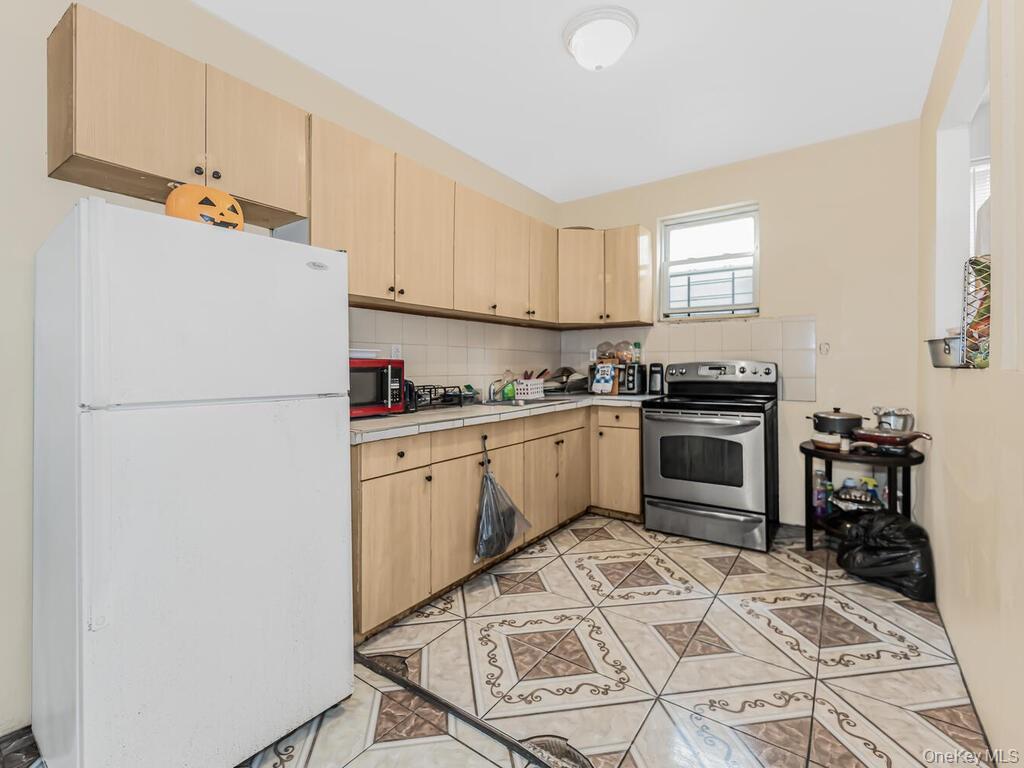 Single Family Anderson Avenue Bronx, NY 10452, MLS-1049365-14