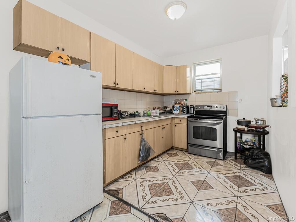 Single Family Anderson Avenue Bronx, NY 10452, MLS-1049365-15