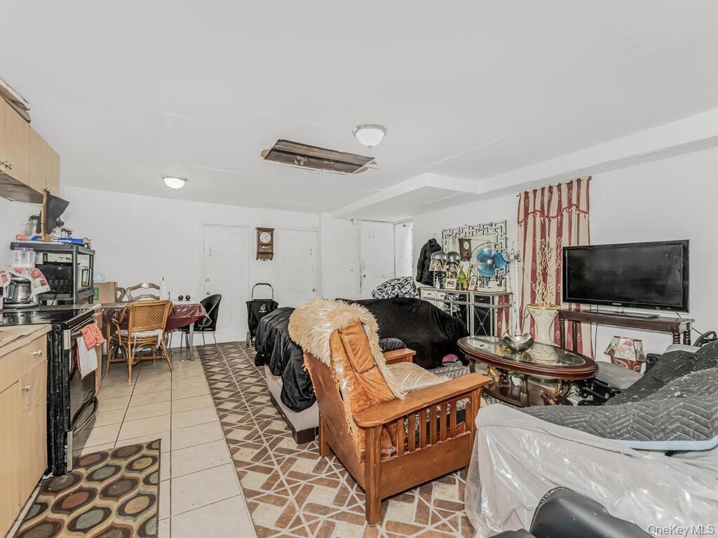 Single Family Anderson Avenue Bronx, NY 10452, MLS-1049365-20