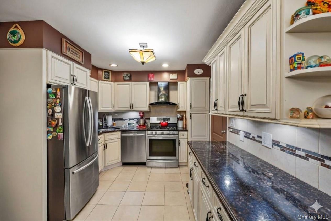 Single Family 69th Street Queens, NY 11377, MLS-1049381-10