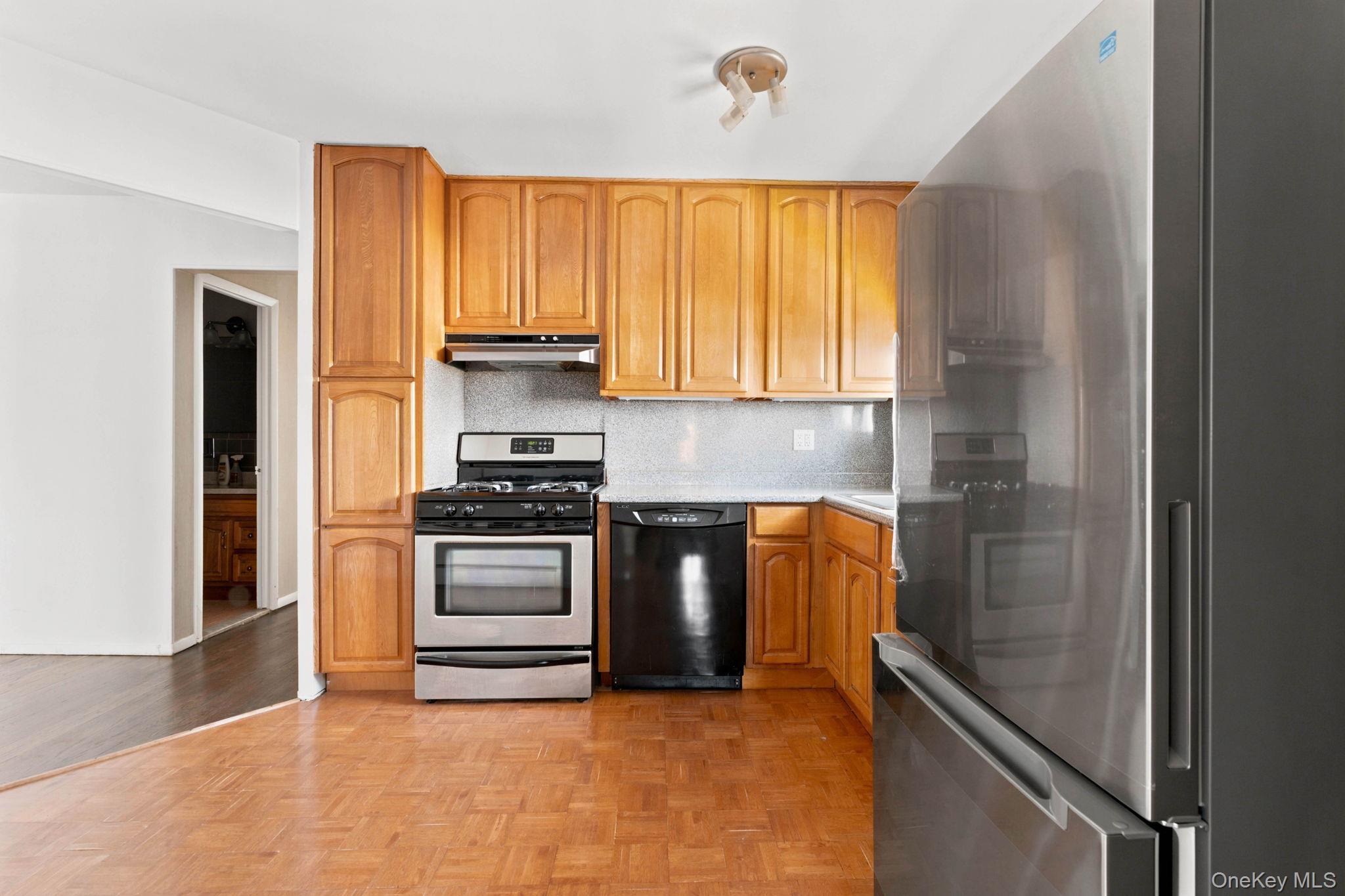 Single Family 149th Avenue  Queens, NY 11414, MLS-1049383-16