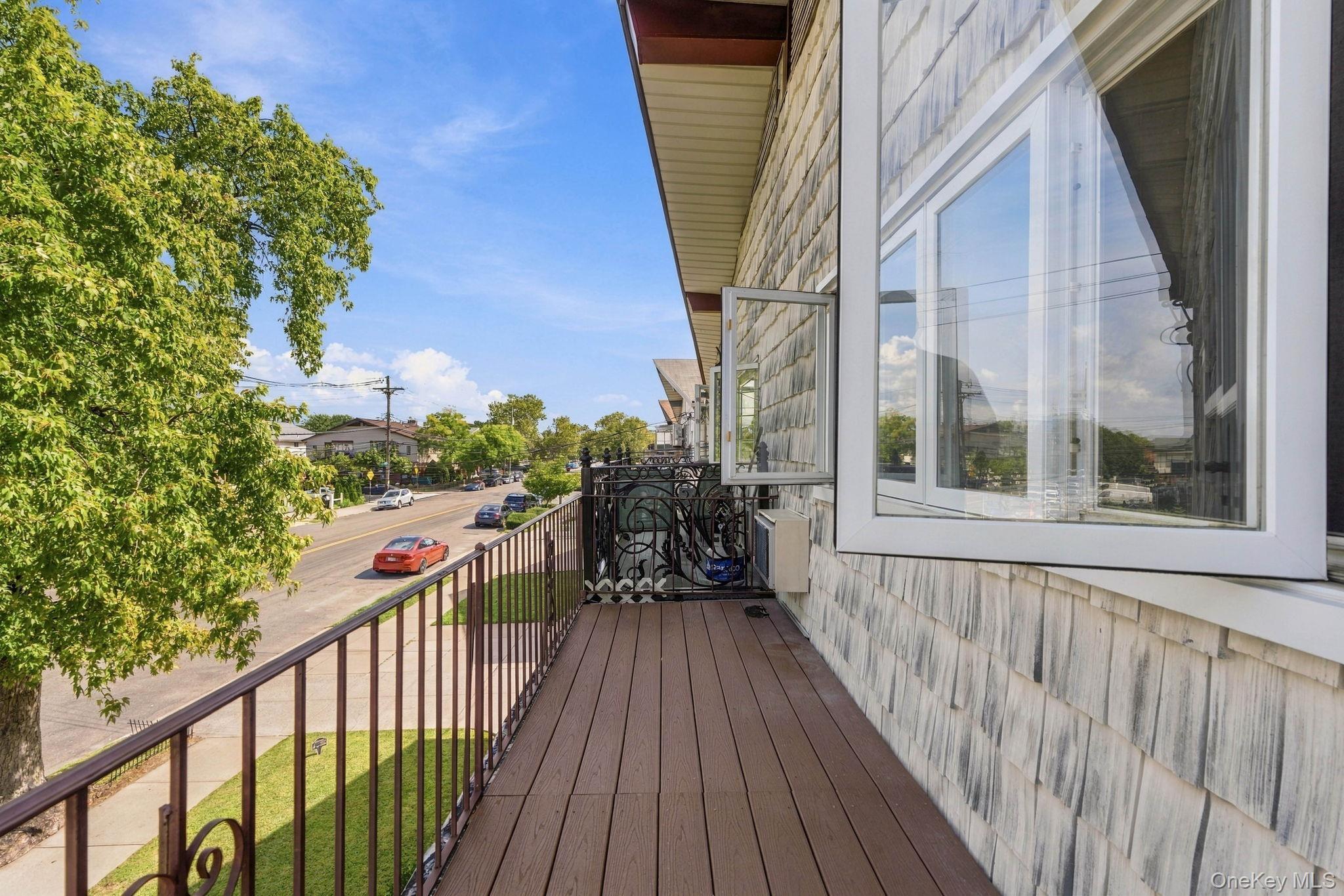 Single Family 149th Avenue  Queens, NY 11414, MLS-1049383-21