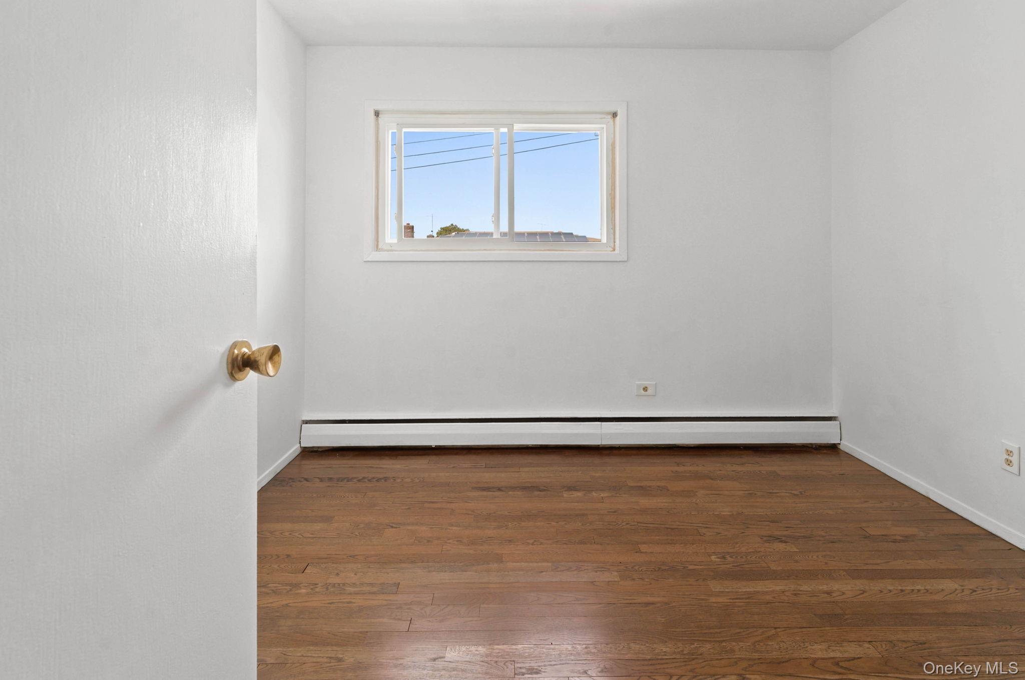 Single Family 149th Avenue  Queens, NY 11414, MLS-1049383-25