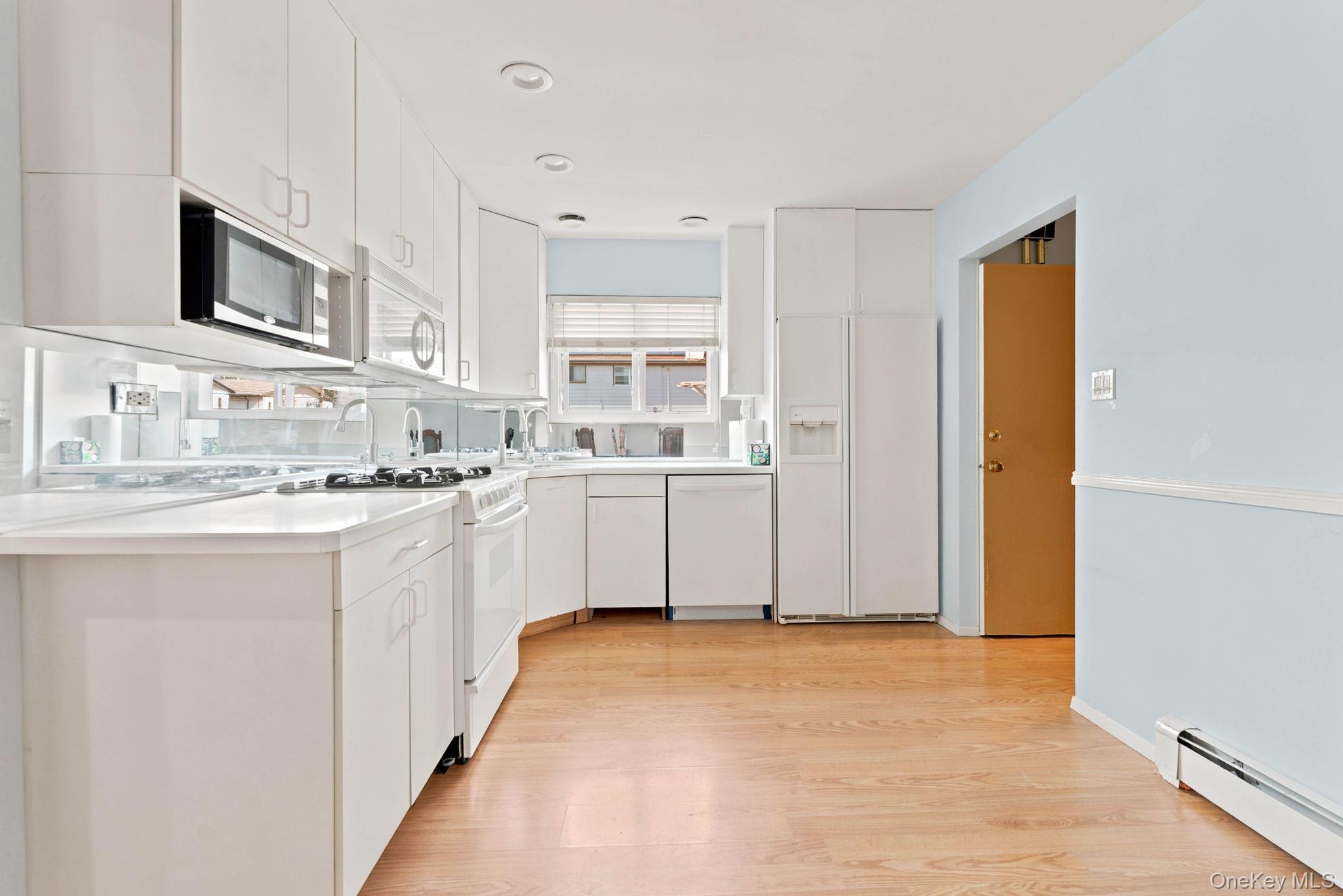 Single Family 149th Avenue  Queens, NY 11414, MLS-1049383-3