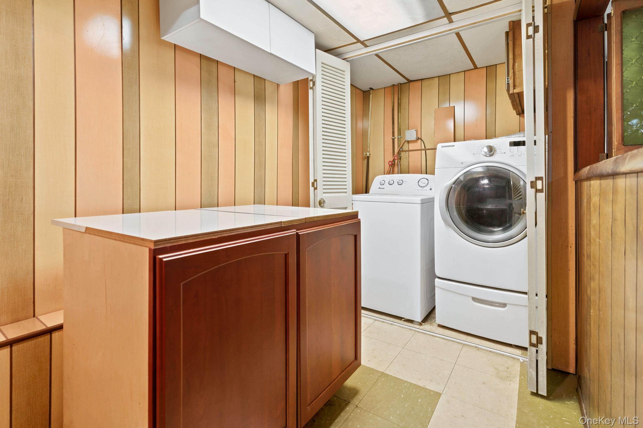 Single Family 149th Avenue  Queens, NY 11414, MLS-1049383-35