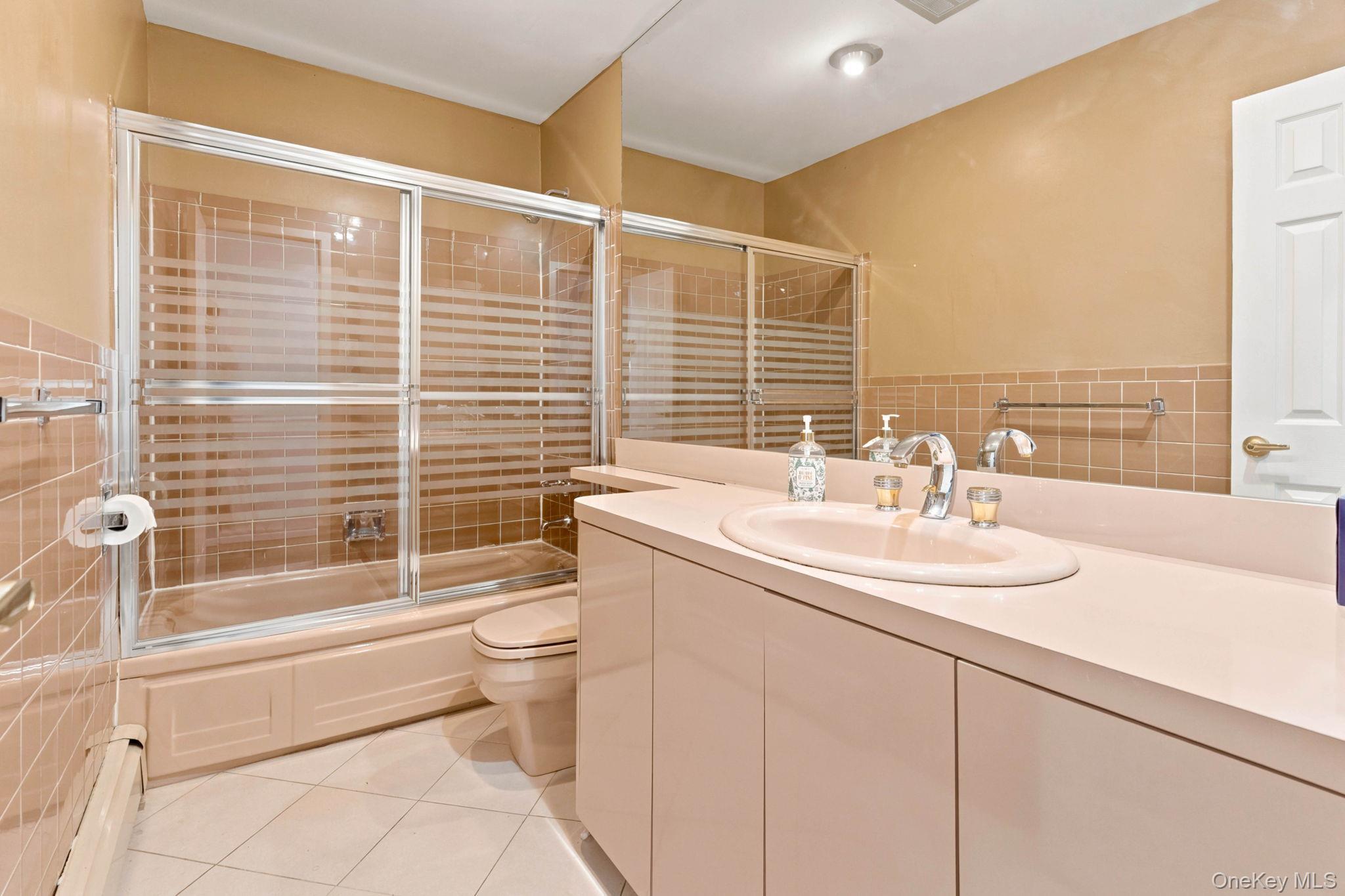 Single Family 149th Avenue  Queens, NY 11414, MLS-1049383-9