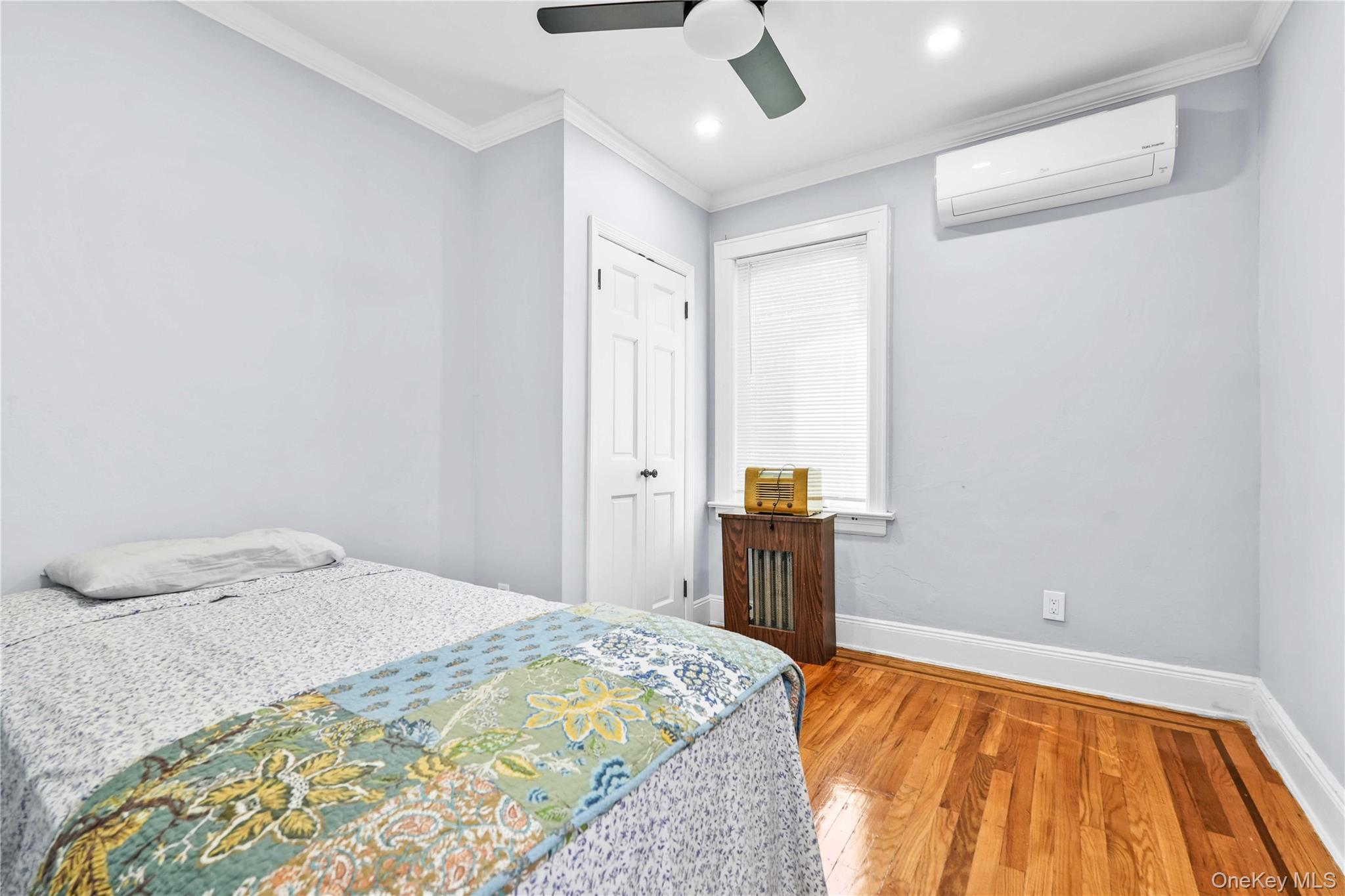Single Family Murdock Avenue Queens, NY 11412, MLS-1049443-10
