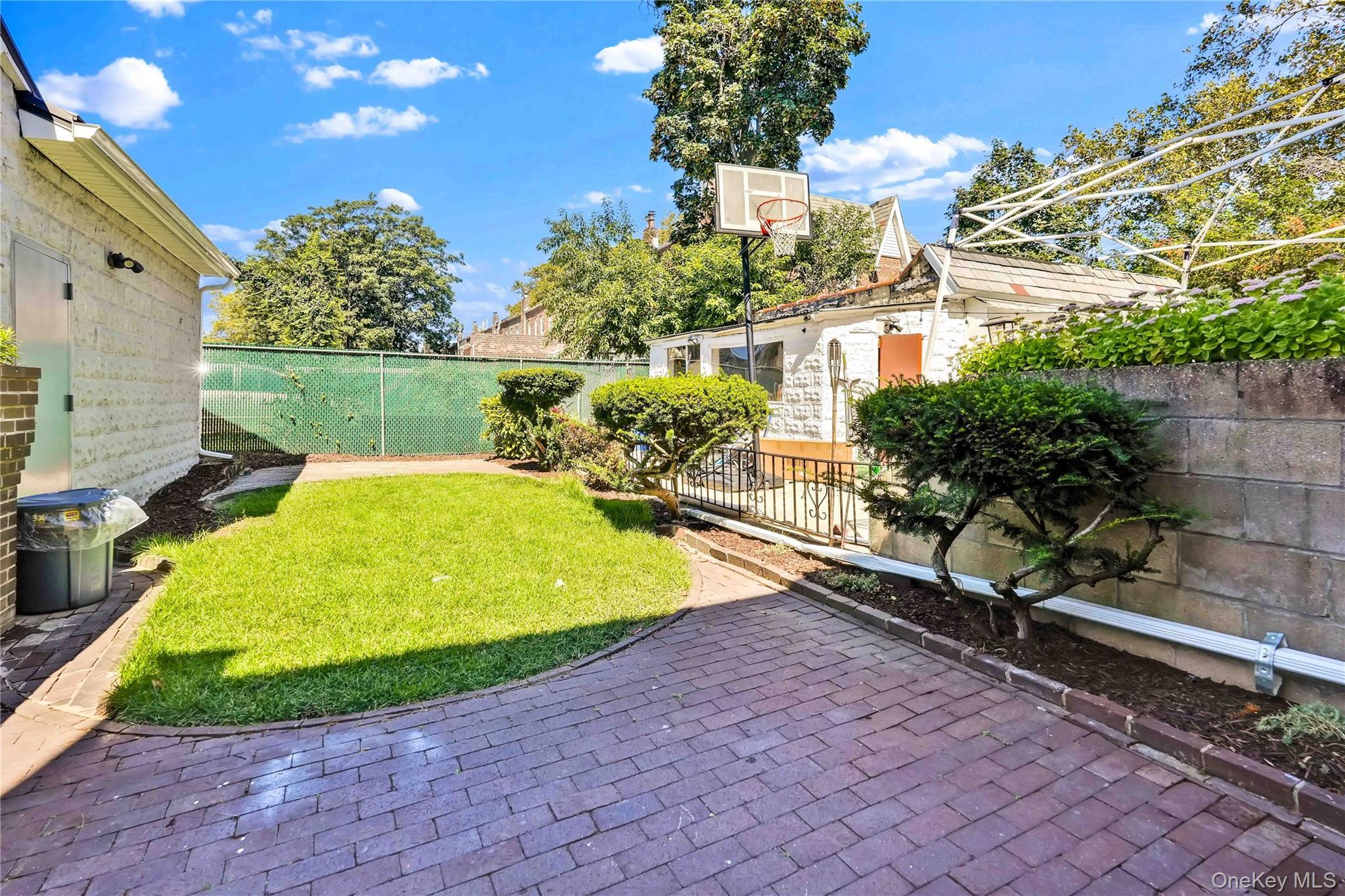 Single Family Murdock Avenue  Queens, NY 11412, MLS-1049443-21