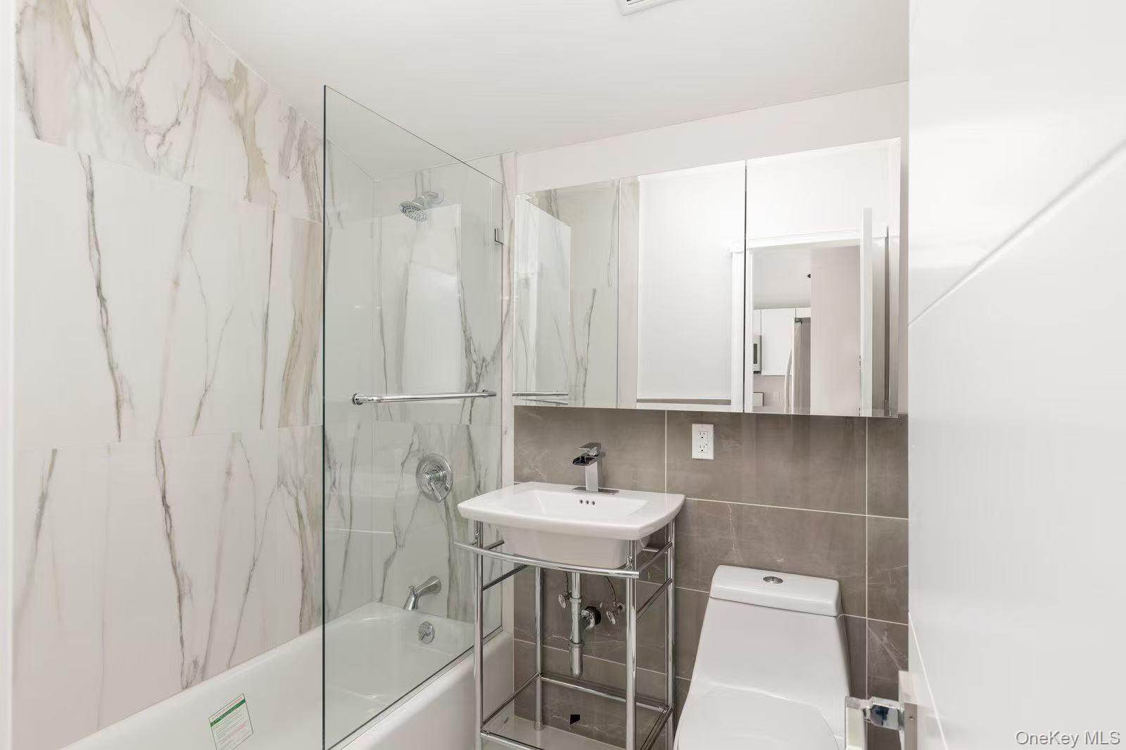 Single Family 56th Avenue  Queens, NY 11378, MLS-1049451-10