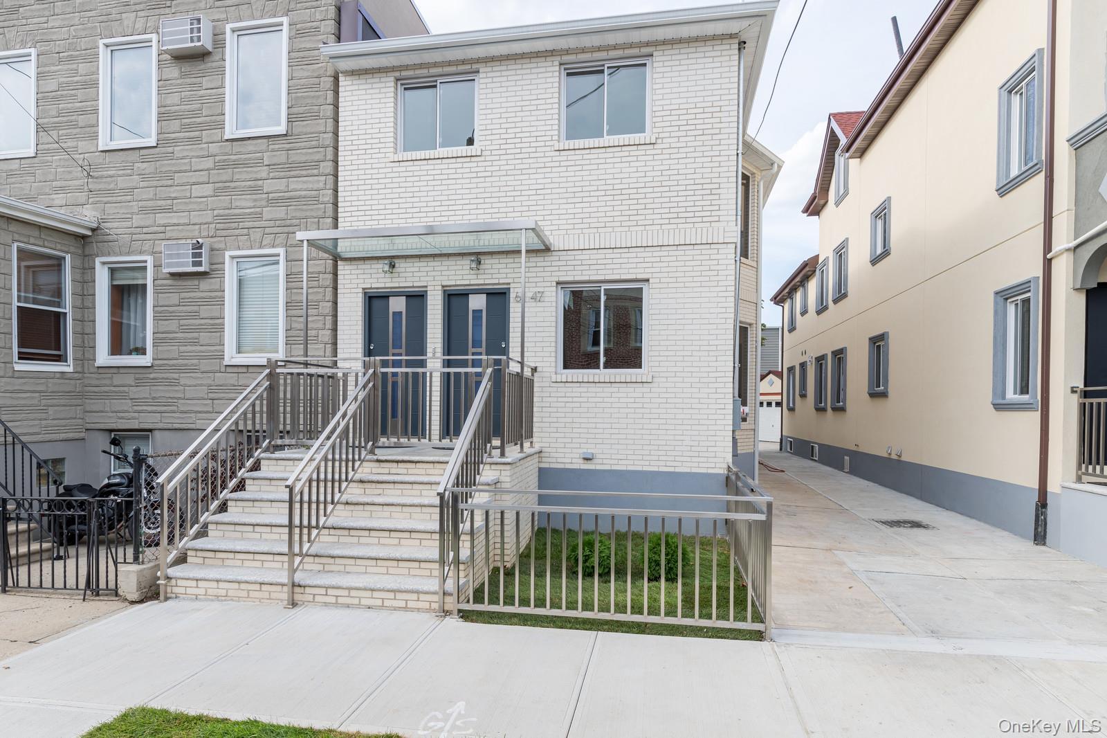 Single Family 56th Avenue  Queens, NY 11378, MLS-1049451-3