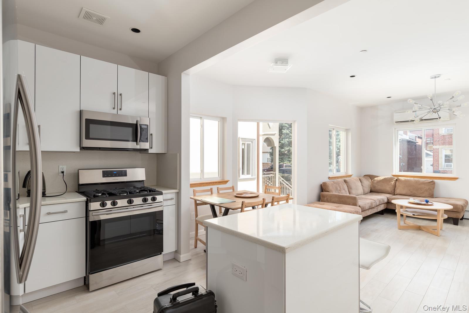 Single Family 56th Avenue  Queens, NY 11378, MLS-1049451-4
