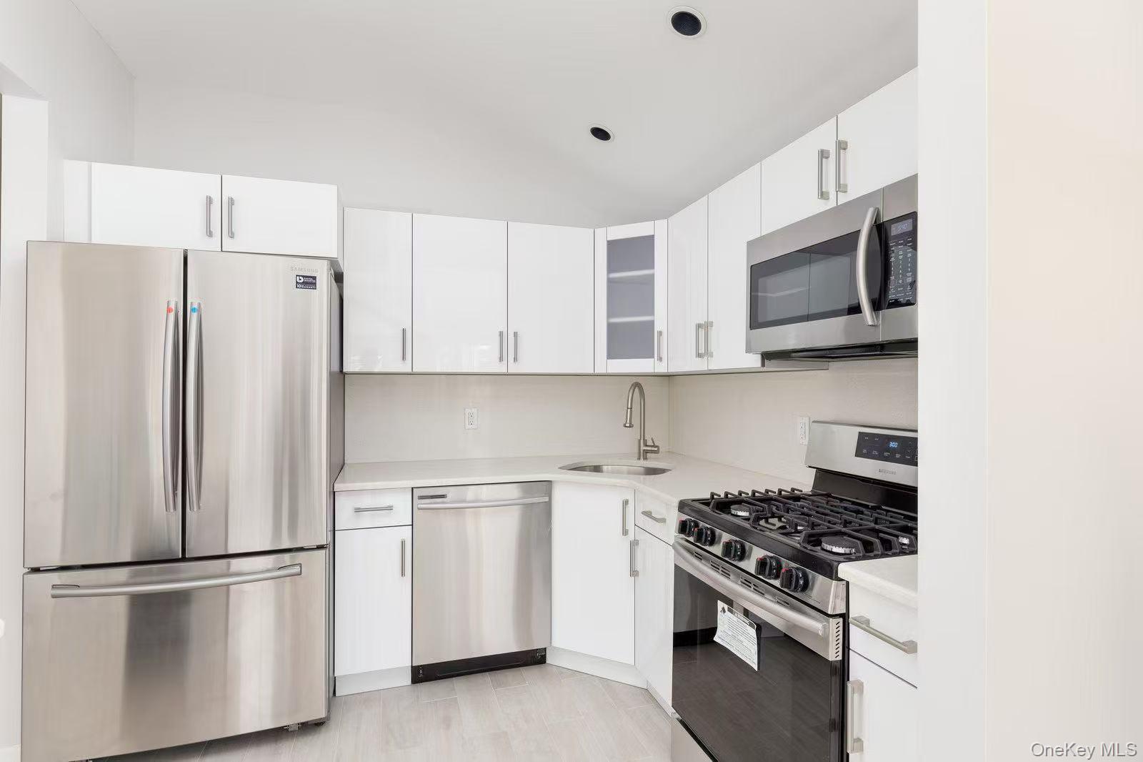 Single Family 56th Avenue  Queens, NY 11378, MLS-1049451-6