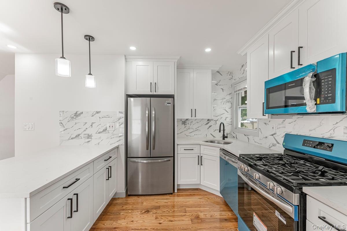 Single Family Avenue M  Brooklyn, NY 11234, MLS-1049473-16